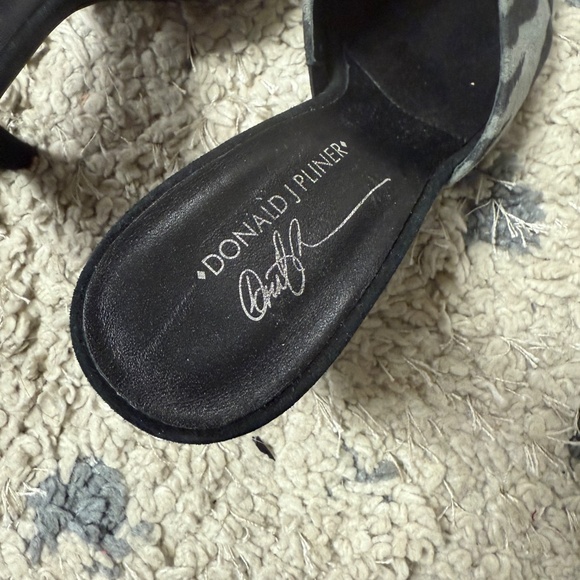 Vintage Donald J Pliner Gray Black Zebra Print Mule Leather Heels Size 8 1/2 - Picture 8 of 10